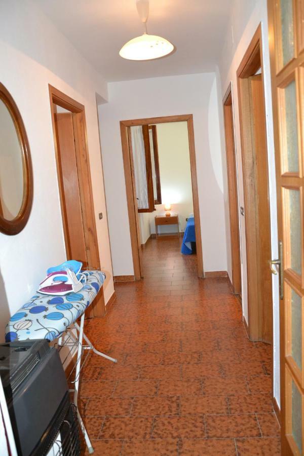 Confortevole Appartamento A Pochi Passi Dal Mare Cala Gonone Exteriör bild